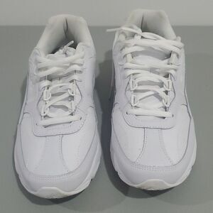 𝅺fila white memory foam shoes
